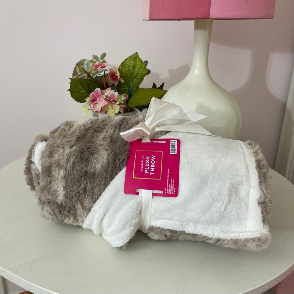 Ulta plush throw - Picture 2 of 5